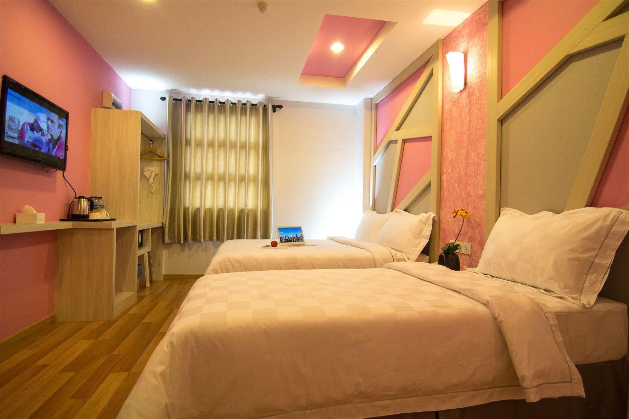 Sunshine Hotel